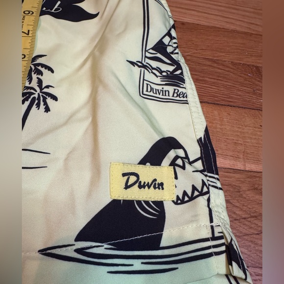 Duvin Beach Club Neon Yellow Shorts - Picture 4 of 7